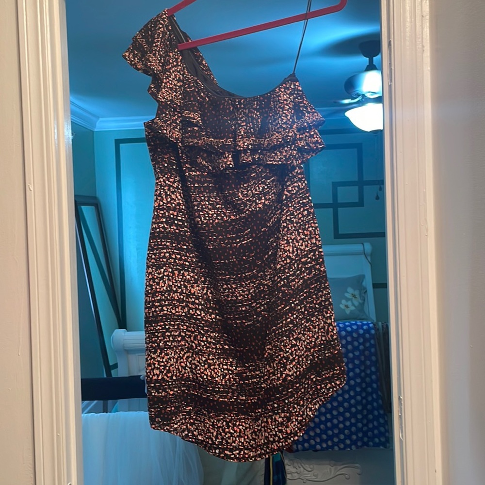 One shoulder multi color women’s dress. Never used. Perfect for summer